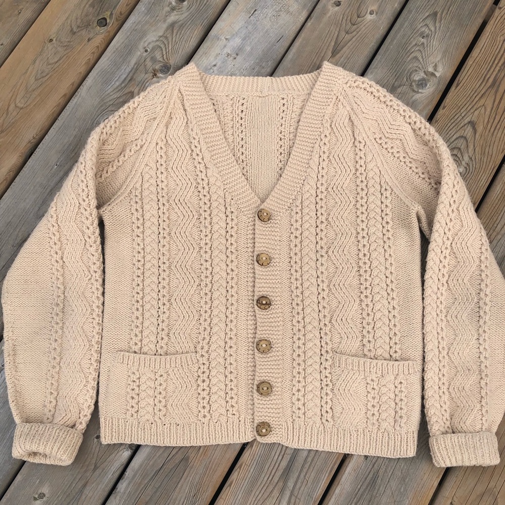 Vintage Hand Knitted Aran Cardigan - Acrylic yarn - L - cream tan colour